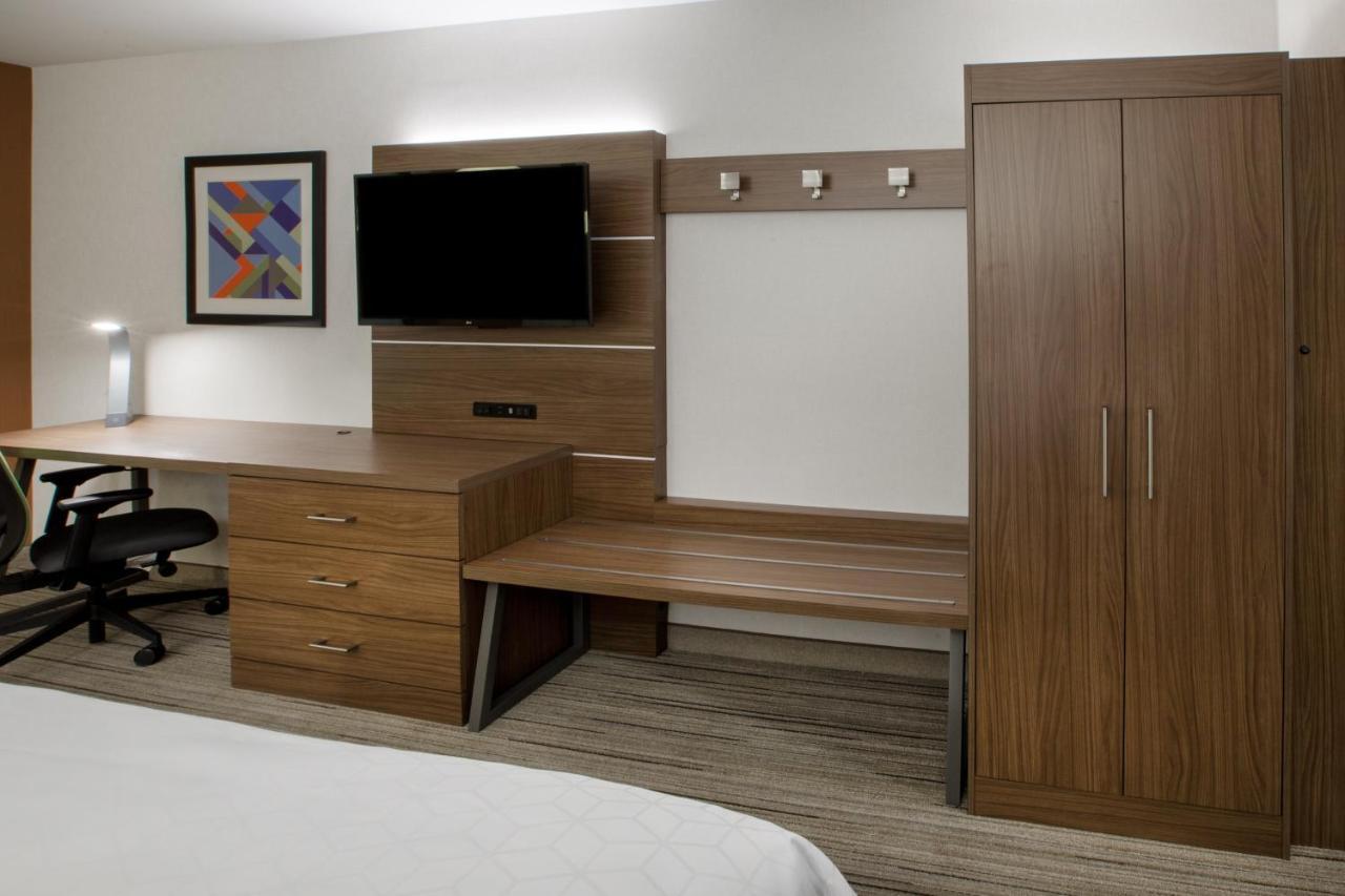 Holiday Inn Express & Suites Windsor East - Lakeshore By Ihg Tecumseh Екстер'єр фото