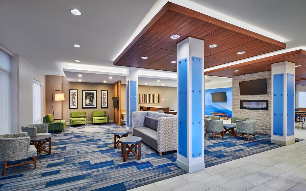 Holiday Inn Express & Suites Windsor East - Lakeshore By Ihg Tecumseh Екстер'єр фото