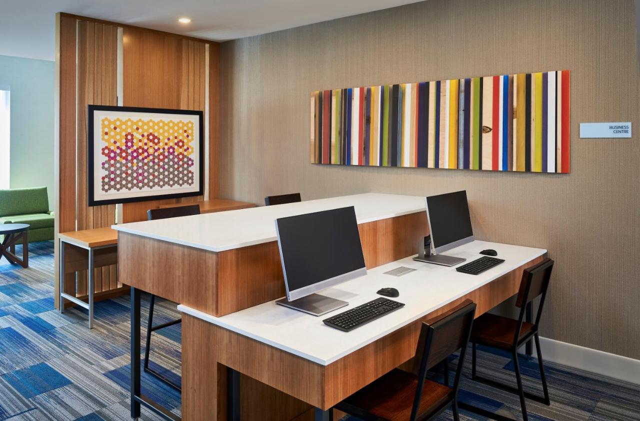 Holiday Inn Express & Suites Windsor East - Lakeshore By Ihg Tecumseh Екстер'єр фото