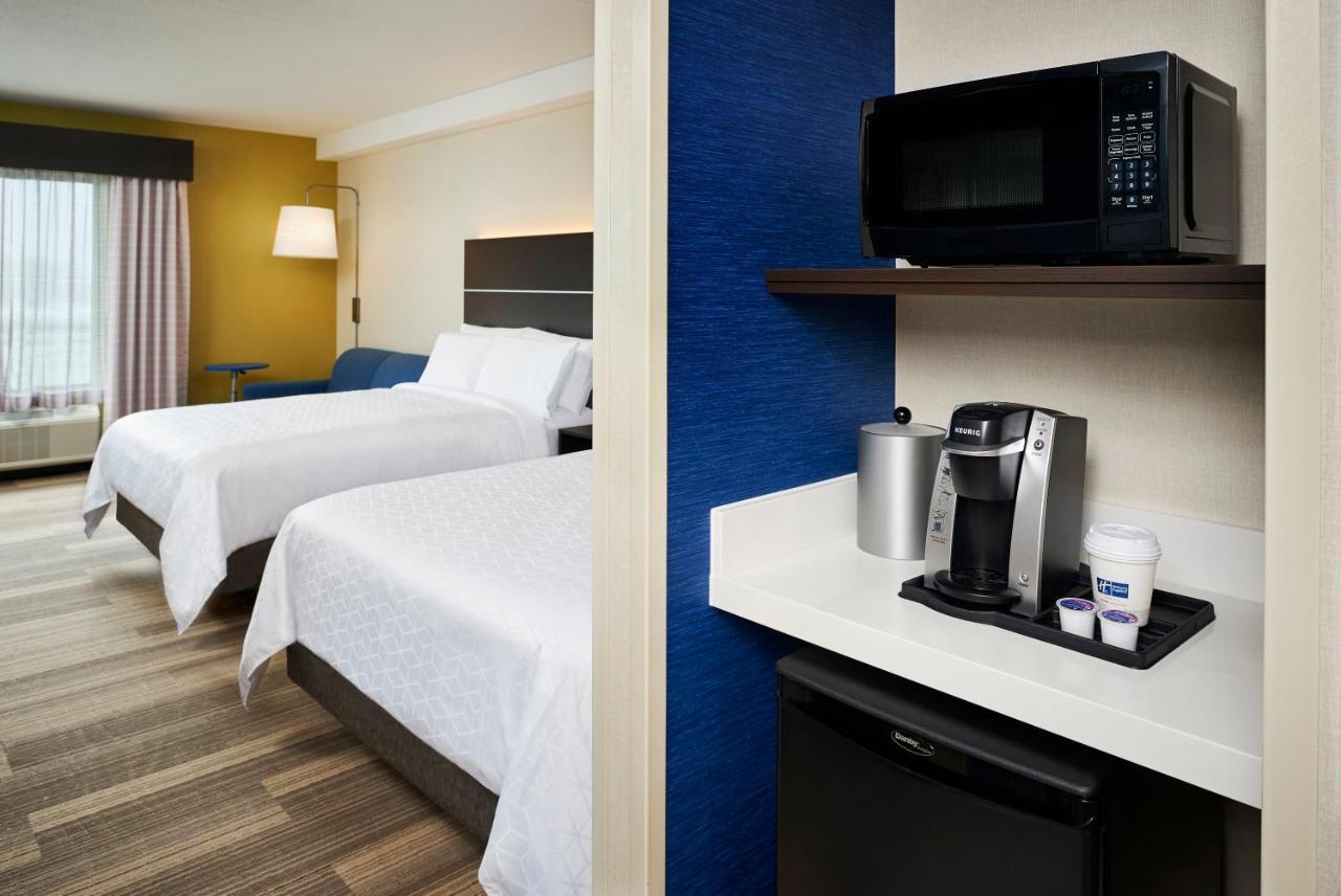 Holiday Inn Express & Suites Windsor East - Lakeshore By Ihg Tecumseh Екстер'єр фото