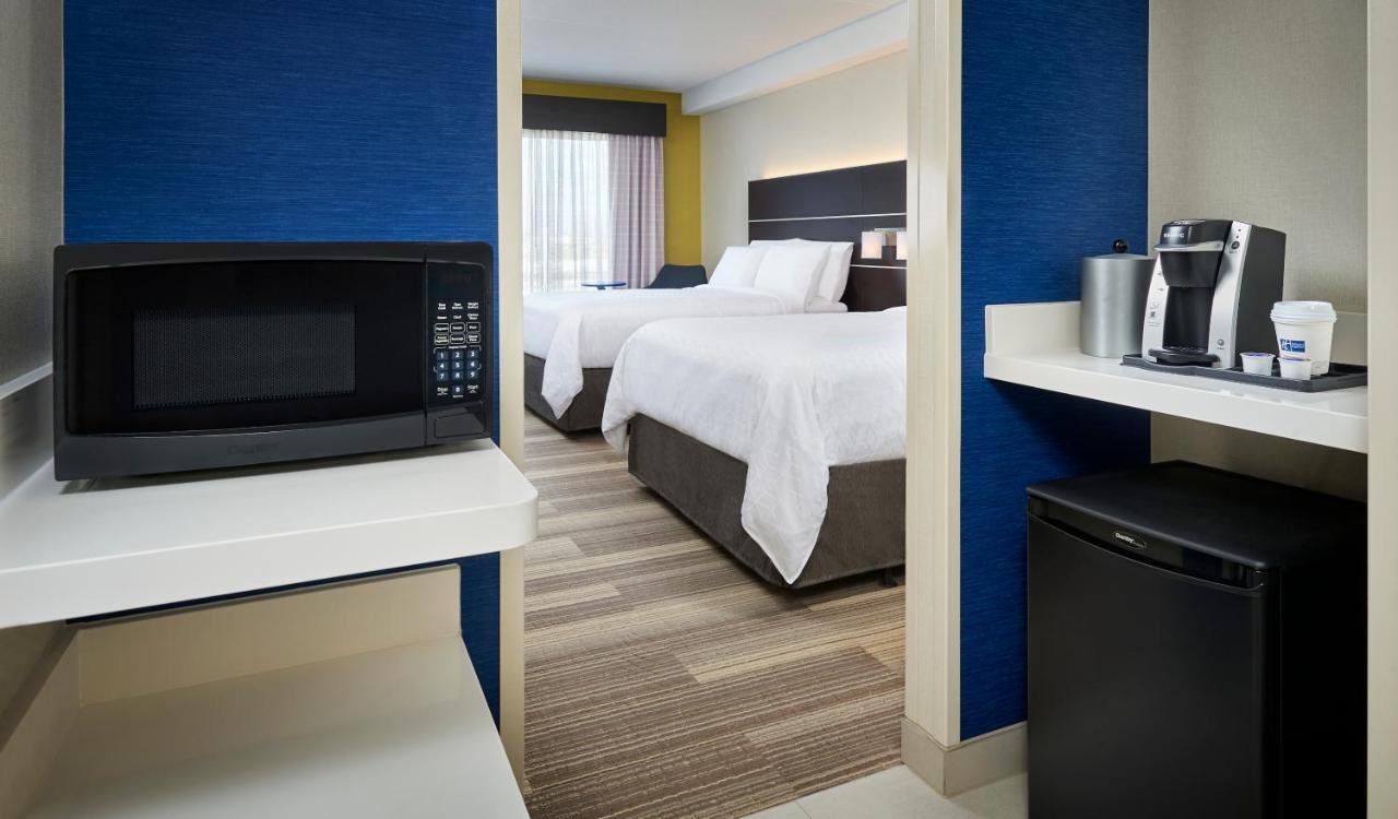Holiday Inn Express & Suites Windsor East - Lakeshore By Ihg Tecumseh Екстер'єр фото